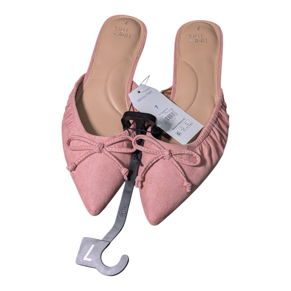 Time and Tru Pink Pointed-Toe Faux Suede Kitten Heels With Bows Size 7 NWT